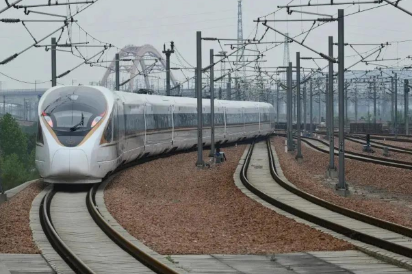 解鎖高鐵廣播國產(chǎn)化密碼，一文讀懂X86工控機選型奧秘