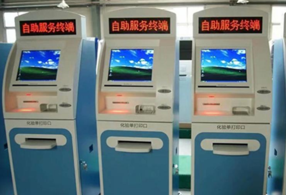  東田一體機工業(yè)電腦賦能醫(yī)療行業(yè)：醫(yī)院取票機中的創(chuàng)新應(yīng)用